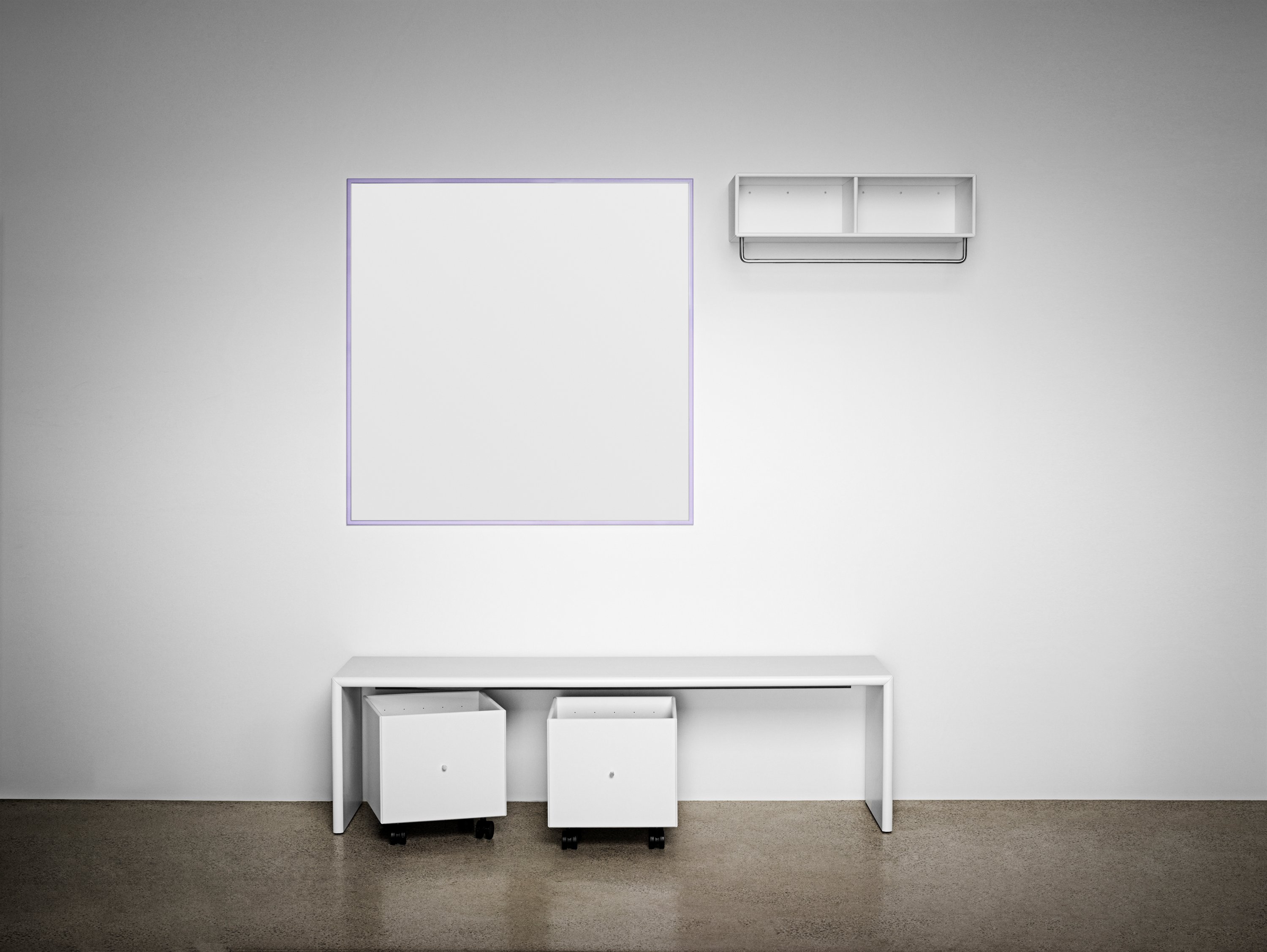 Praktisk gangmøbler fra Montana - ønsker du en annen farge enn hvit - har du 42 farger å velge mellom! Velg gjerne en kombinasjon av farger. Montana gangmøbler