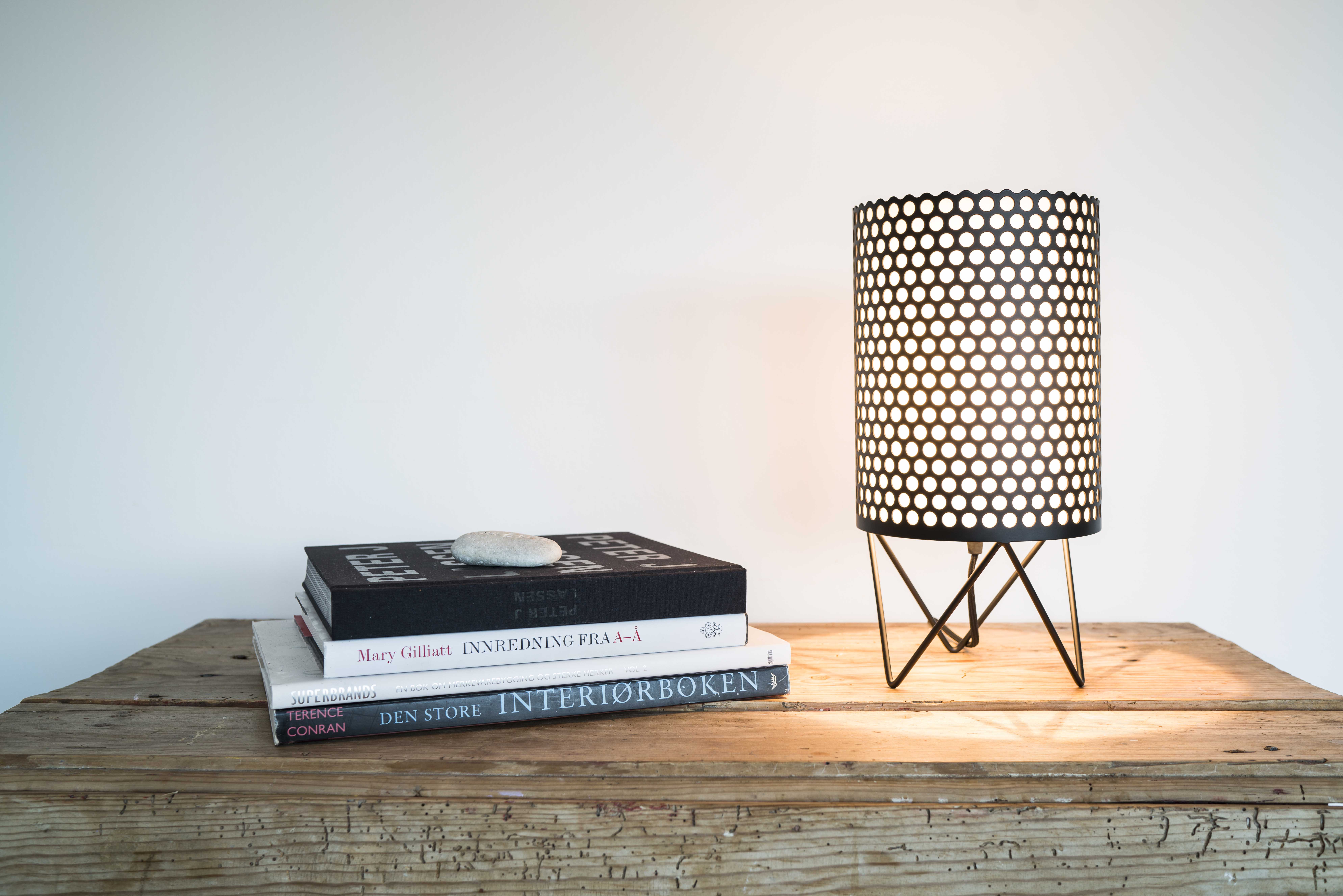 ABC bordlampe fra Gubi, design: Corsini Millet 2009