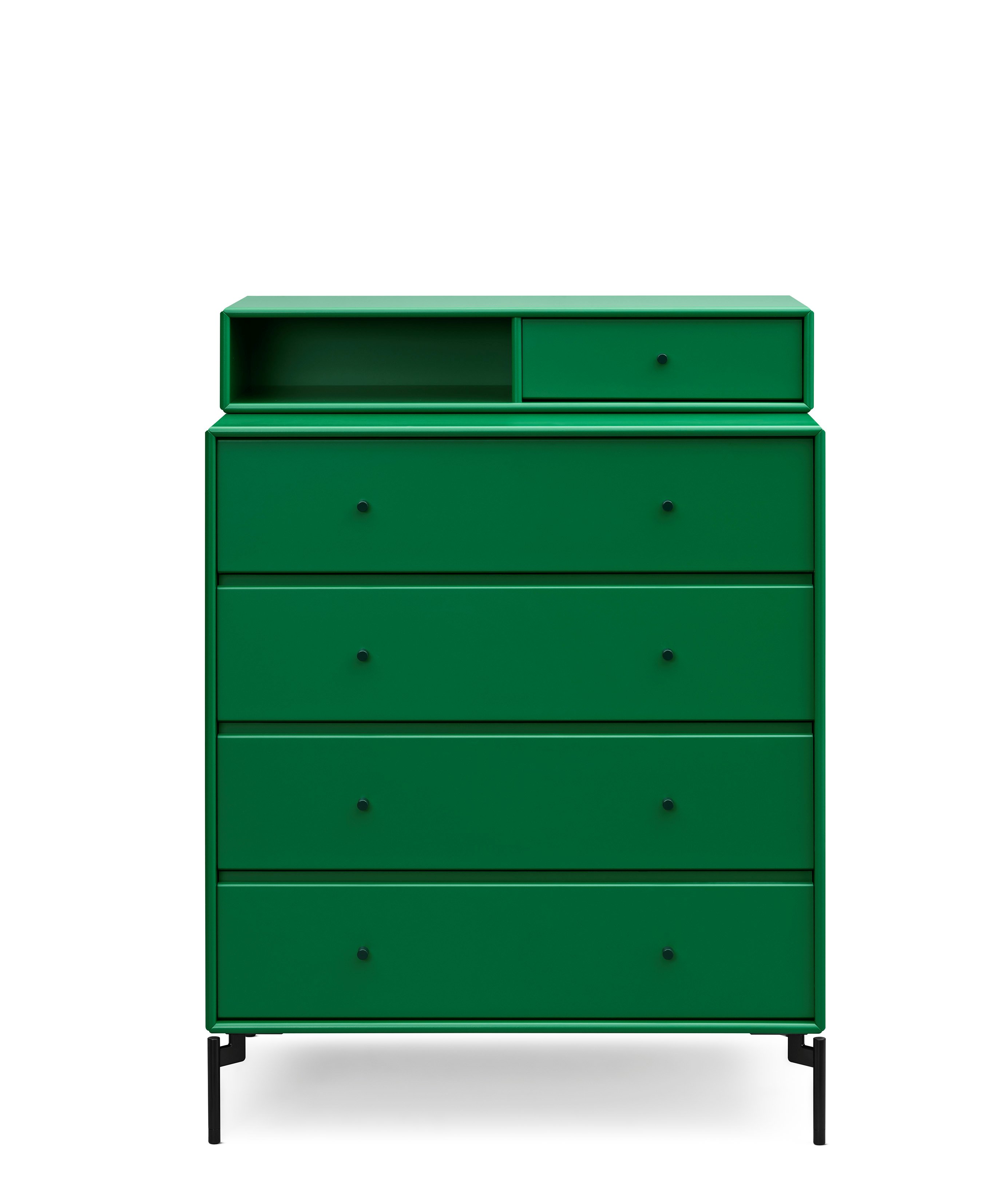 Møbler som kommoder, sidebord, avlastningsbord vil skape det lille ekstra med farge. Her vises Montana i fargen amazonas - en av årest trend farger.