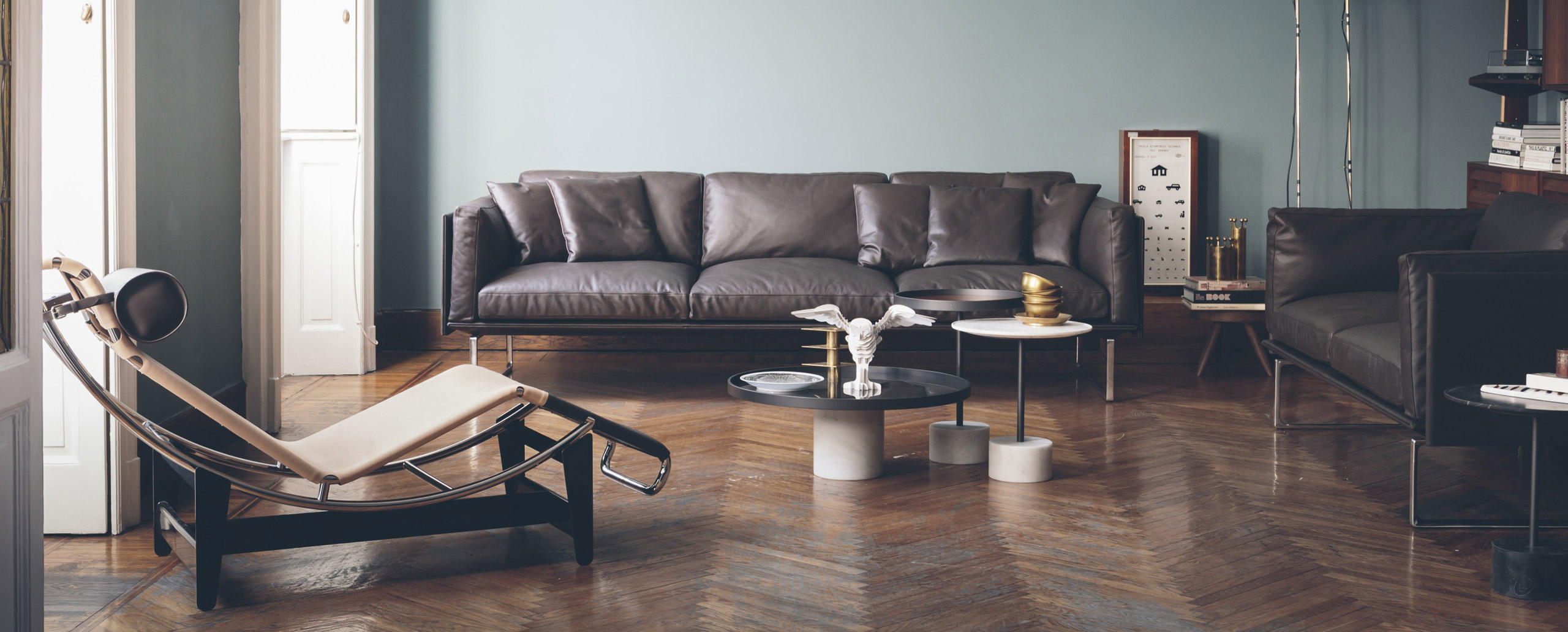 Otto sofa fra Cassina, er designet av Pierro Lissoni. Italiensk design på sitt beste, mer tidløst og sofistikert får du det ikke. Otto sofa fra Cassina, er designet av Pierro Lissoni. Italiensk design på sitt beste, mer tidløst og sofistikert får du det ikke.