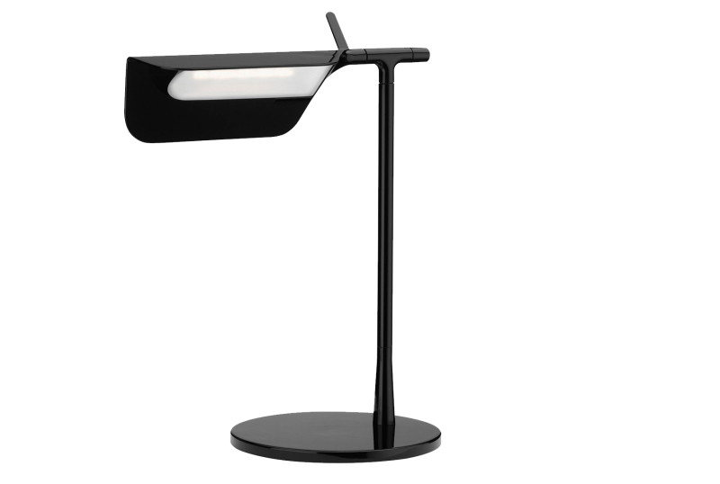 Tab skrivebordslampe fra Flos, designet av E. Barber & J. Osgerby 2007