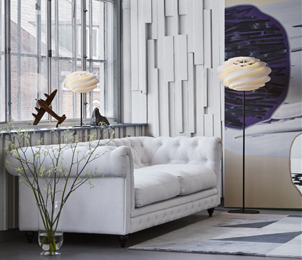 Swirl bord- og gulvlampe fra Le Klint